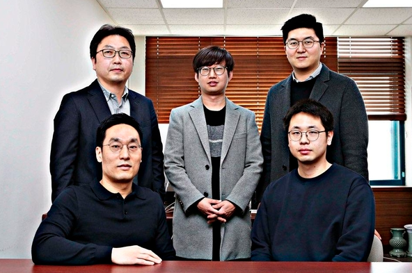 김진영 교수님 연구팀 초고효율 적층형 (탠덤) 태양전지 기술 개발